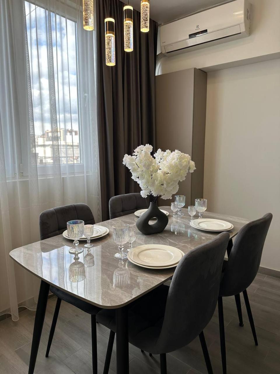 New In The Center Of Apartment
